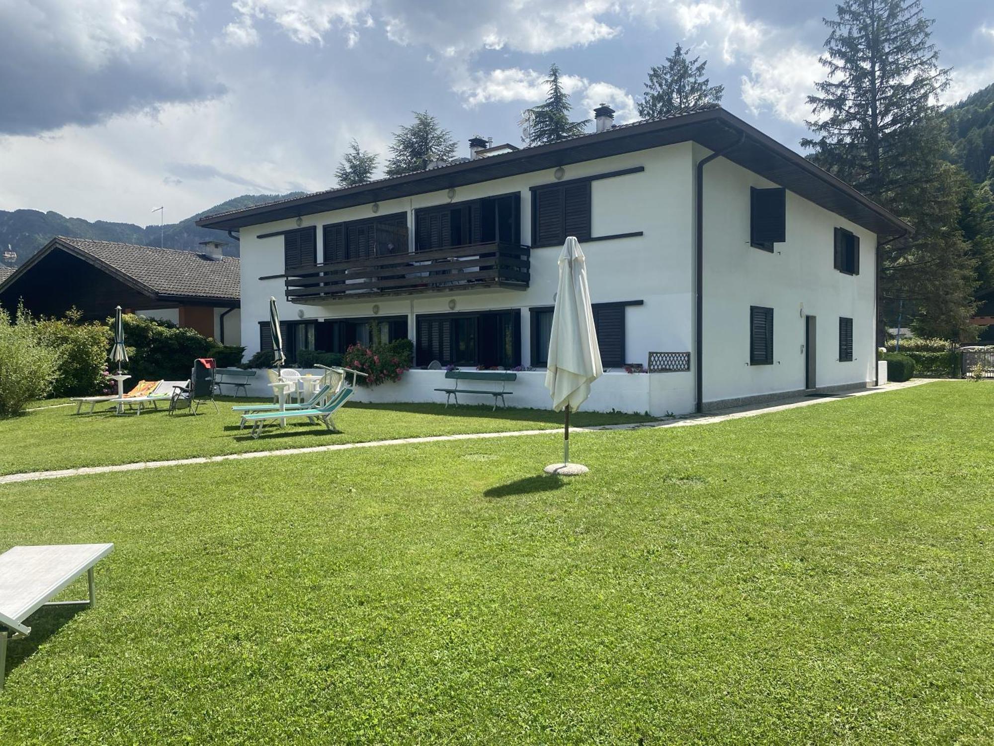 Fronte LagoResidencegarden, Moderno Appartamento Calceranica al Lago Exterior photo